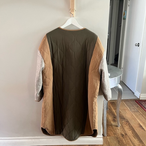 NWT- The Amente quilted coat size m/l - Picture 8 of 12